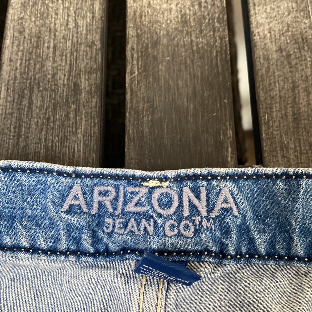 Woman’s junior Arizona cut off Hi-rise shorts size 9 - Picture 7 of 12